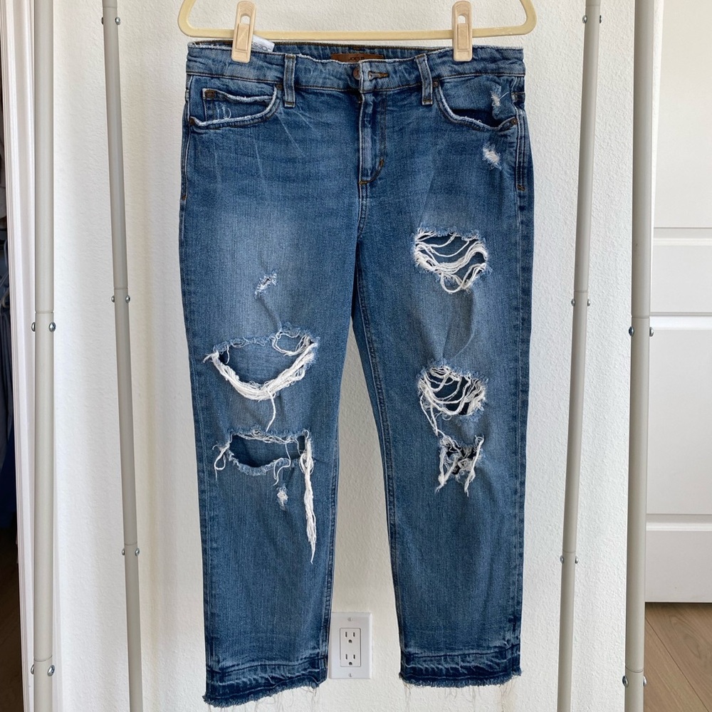 Joe’s Jeans low rise straight leg distressed denim size 27